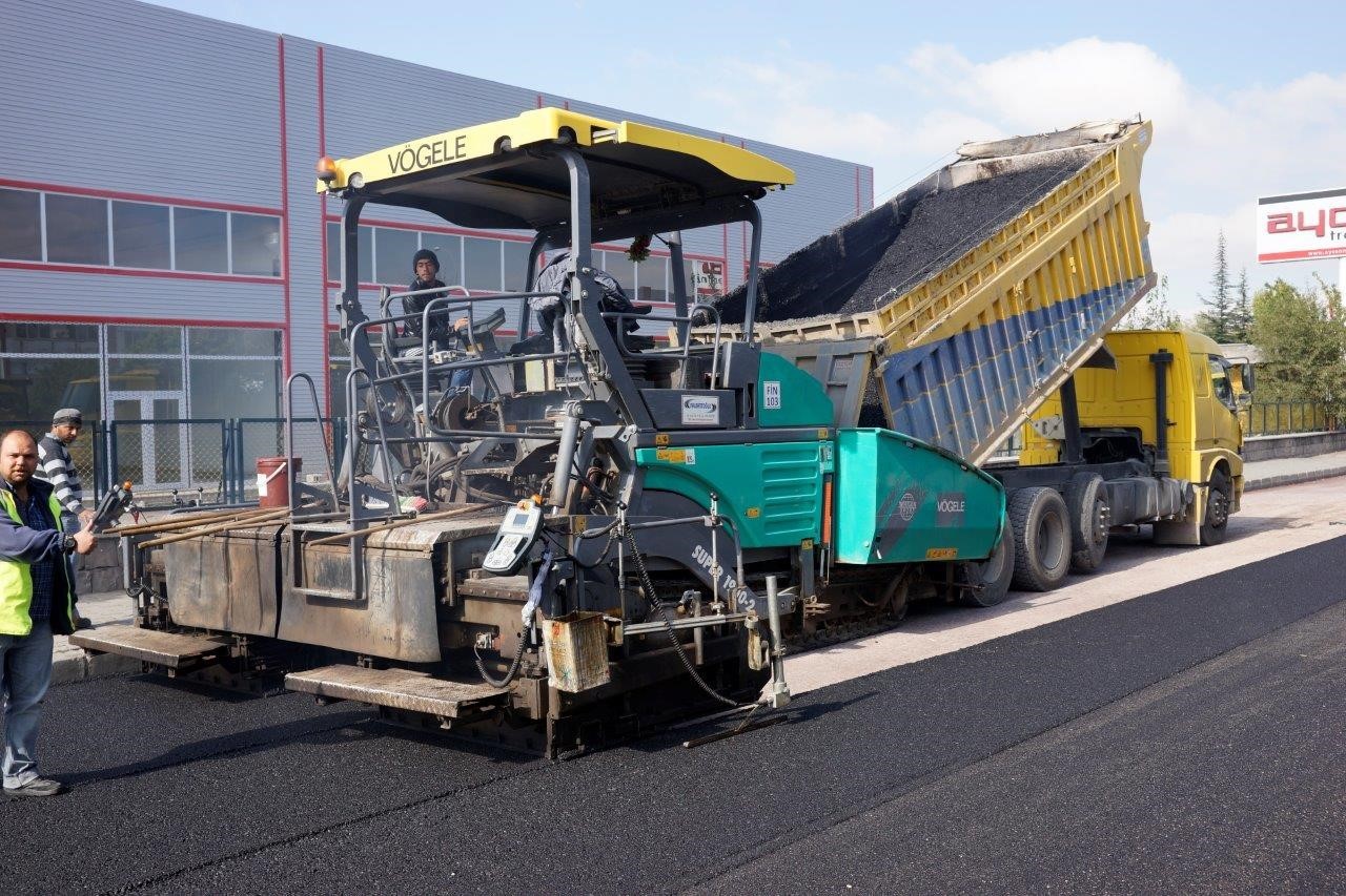 Kayseri OSB&rsquo;de asfalt yenileme 2025&rsquo;te de hız kesmeyecek

