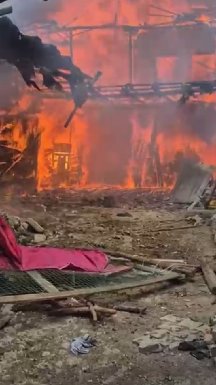 Burdur&rsquo;da 5 yaşındaki Aslı&rsquo;nın dikkati felaketi &ouml;nledi: 3 ev k&uuml;l olurken daha b&uuml;y&uuml;k bir yangın engellendi
