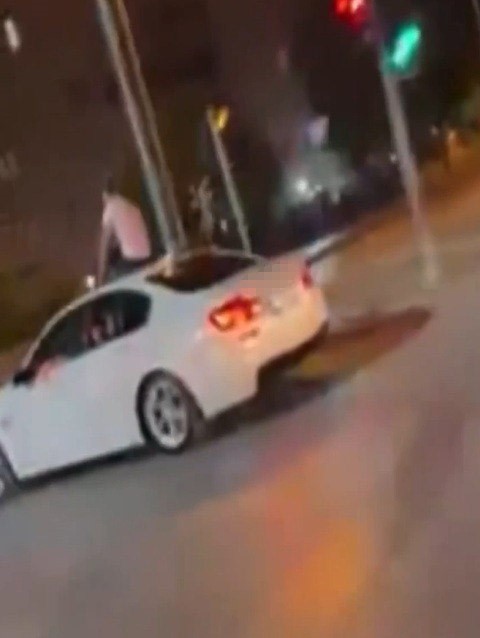 Aracın üzerinde oturan yolcuyla seyreden otomobil sürücüsüne 8 bin 463 TL ceza