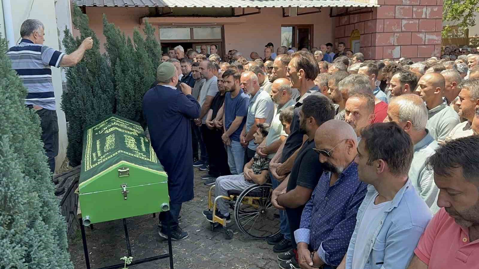 Kazada ölen 11 yaşındaki Enes Çağlayan, toprağa verildi