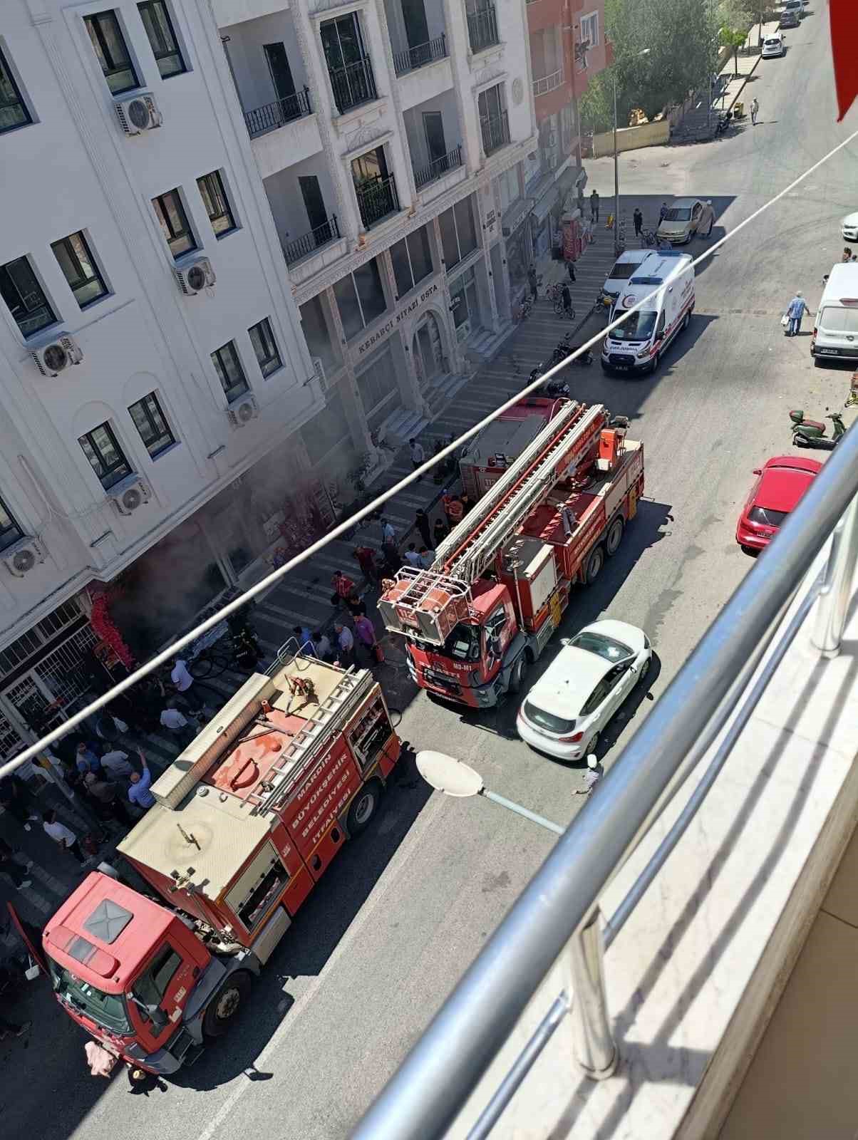 Mardin’de çiçekçi dükkanında korkutan yangın