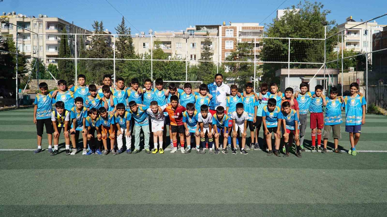 Haliliye&rsquo;de yaz futbol kursuna &ccedil;ocuklardan yoğun ilgi
