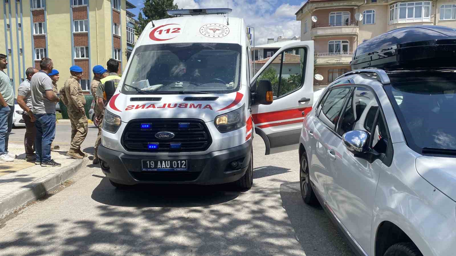 &Ccedil;orum&rsquo;da otomobil ile elektrikli bisiklet &ccedil;arpıştı: 1 yaralı
