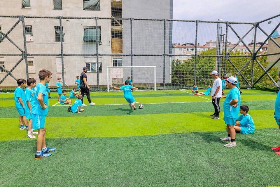 Ümraniye’de yaz spor okulları dolu dolu geçiyor