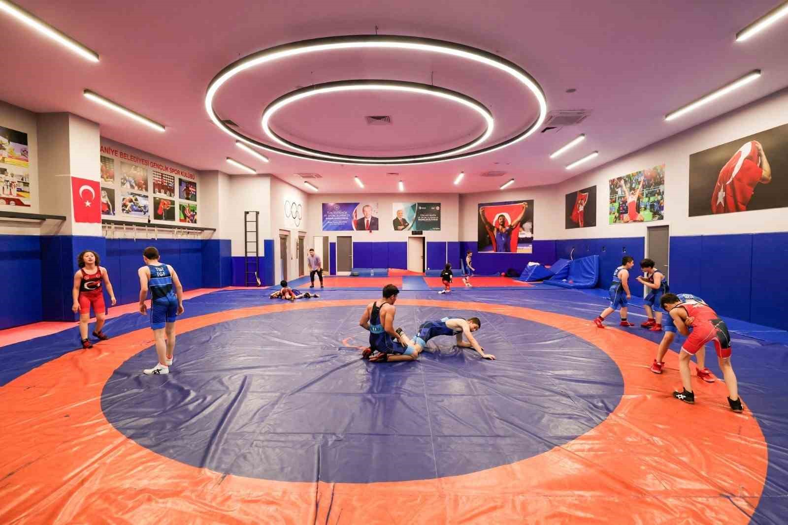 Ümraniye’de yaz spor okulları dolu dolu geçiyor