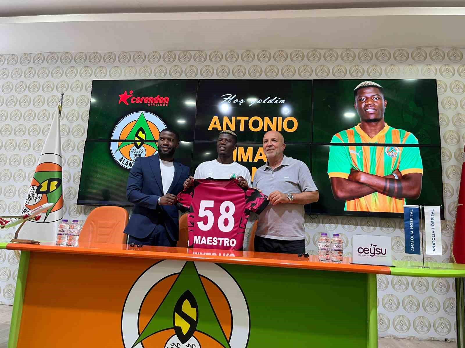 Alanyaspor, Maestro’yu kadrosuna kattı