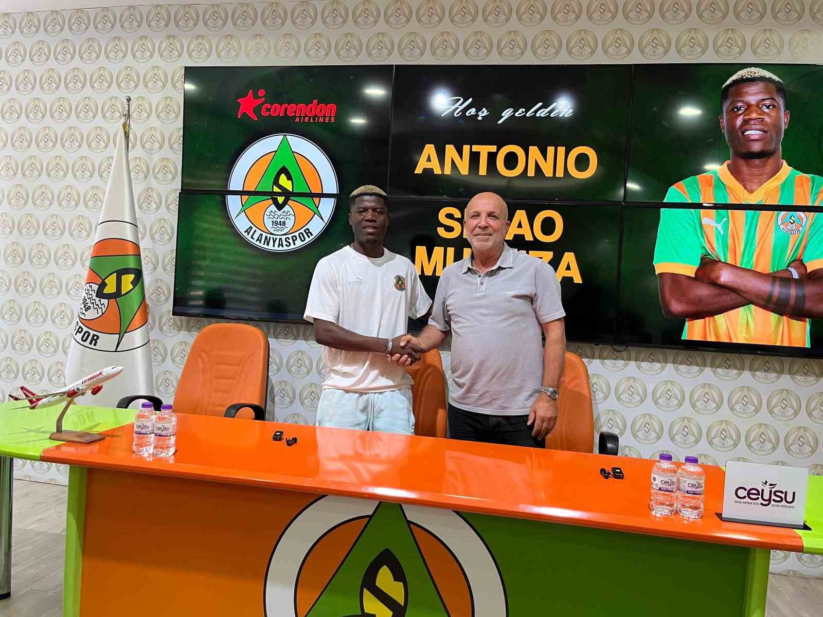 Alanyaspor, Maestro&rsquo;yu kadrosuna kattı
