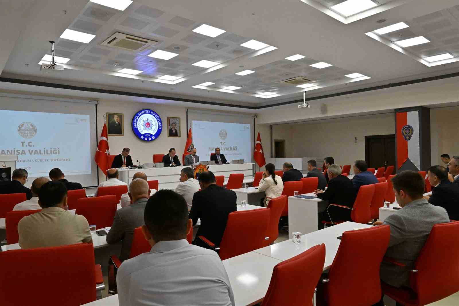 Manisa&rsquo;da sahipsiz hayvanlar i&ccedil;in etkin tedbirler masaya yatırıldı
