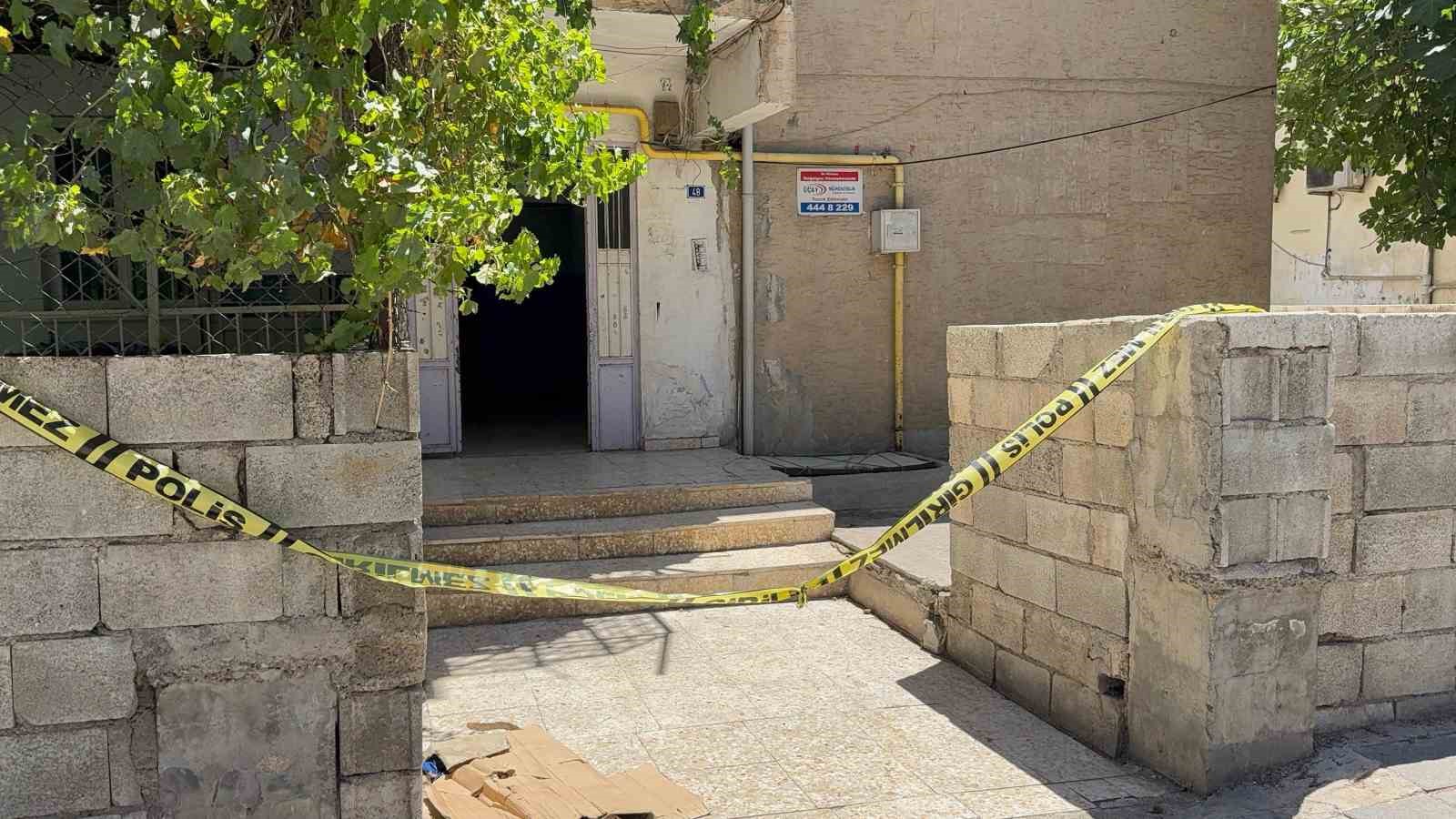 Gen&ccedil; kızın intihar girişimi aile i&ccedil;i faciayla sonu&ccedil;landı
