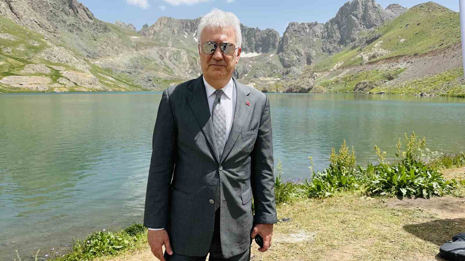 Devlet Tiyatroları Genel Müdürü Tamer Karadağlı: "Yüksekova’da kültür, sanat ve turizm yeşerecek"

