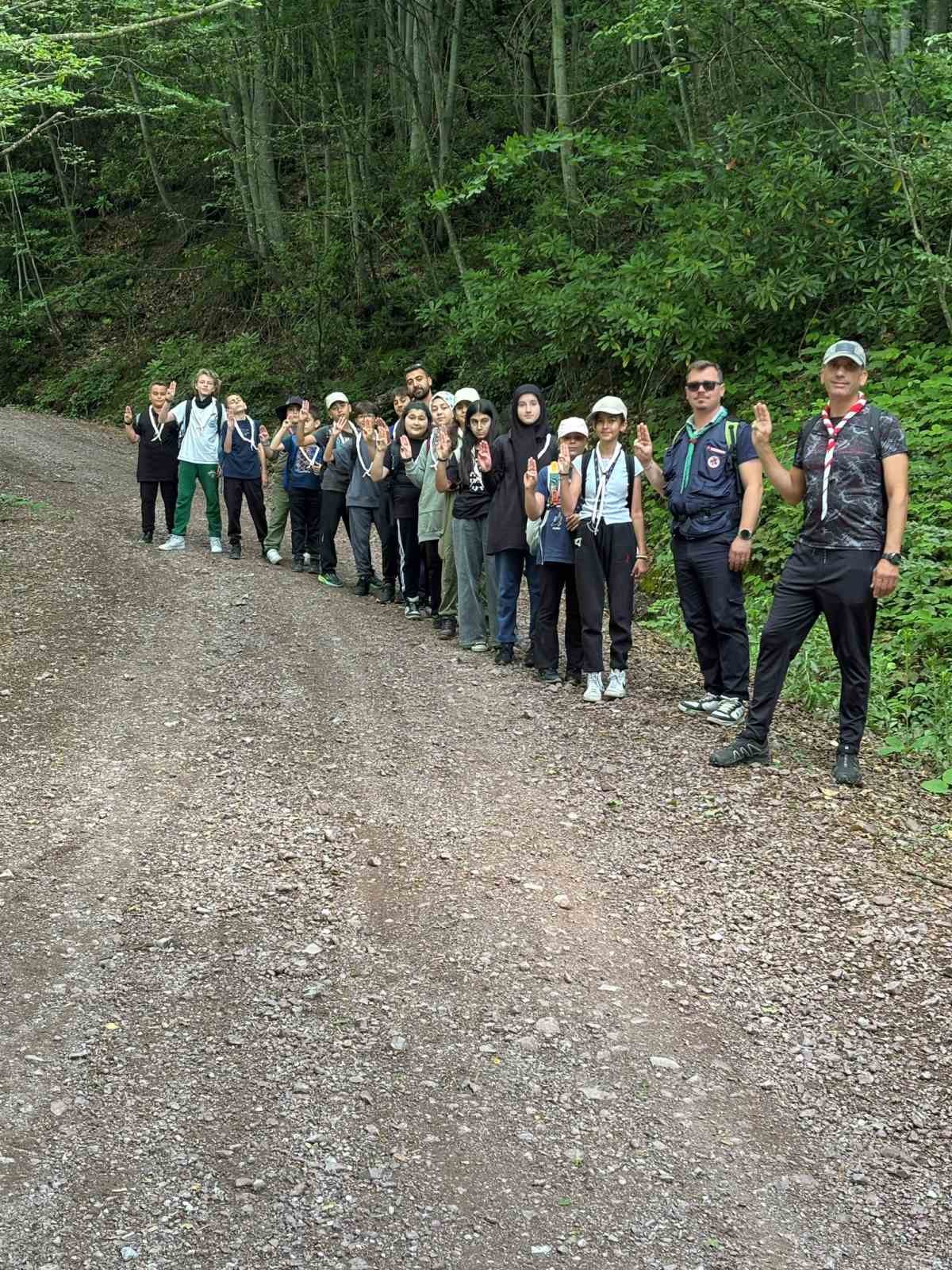Minik izciler doğayla buluştu
