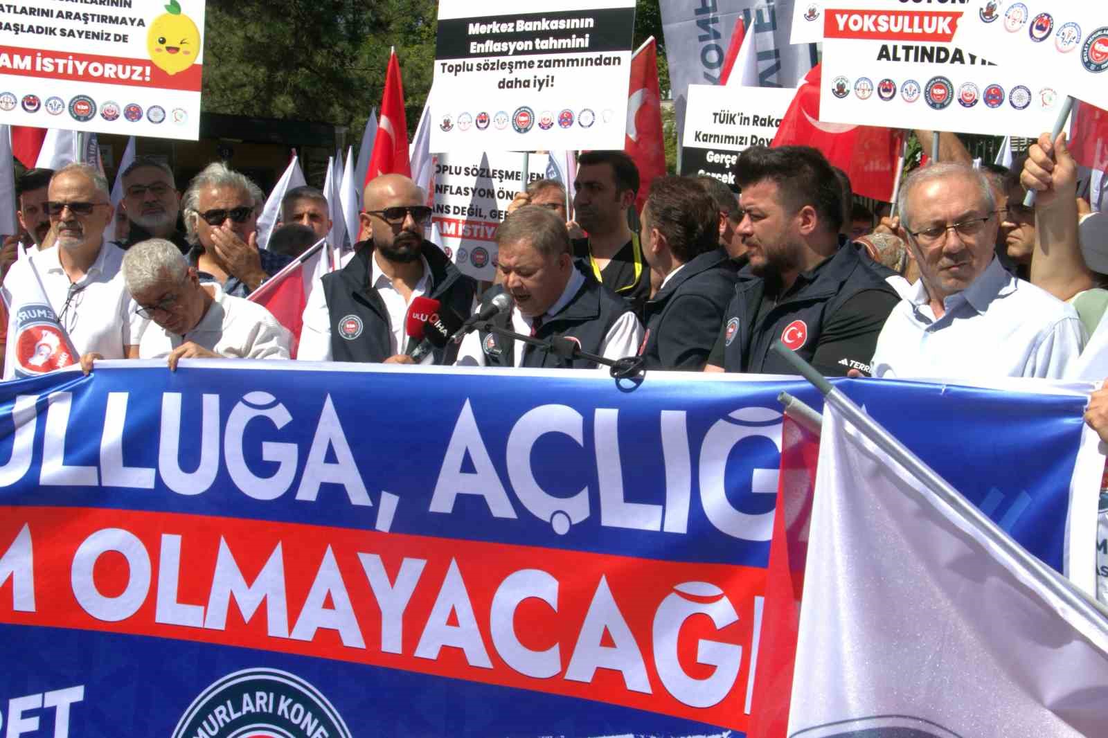 Devlet Memurları Konfederasyonu’ndan Hazine ve Maliye Bakanlığı önünde basın açıklaması