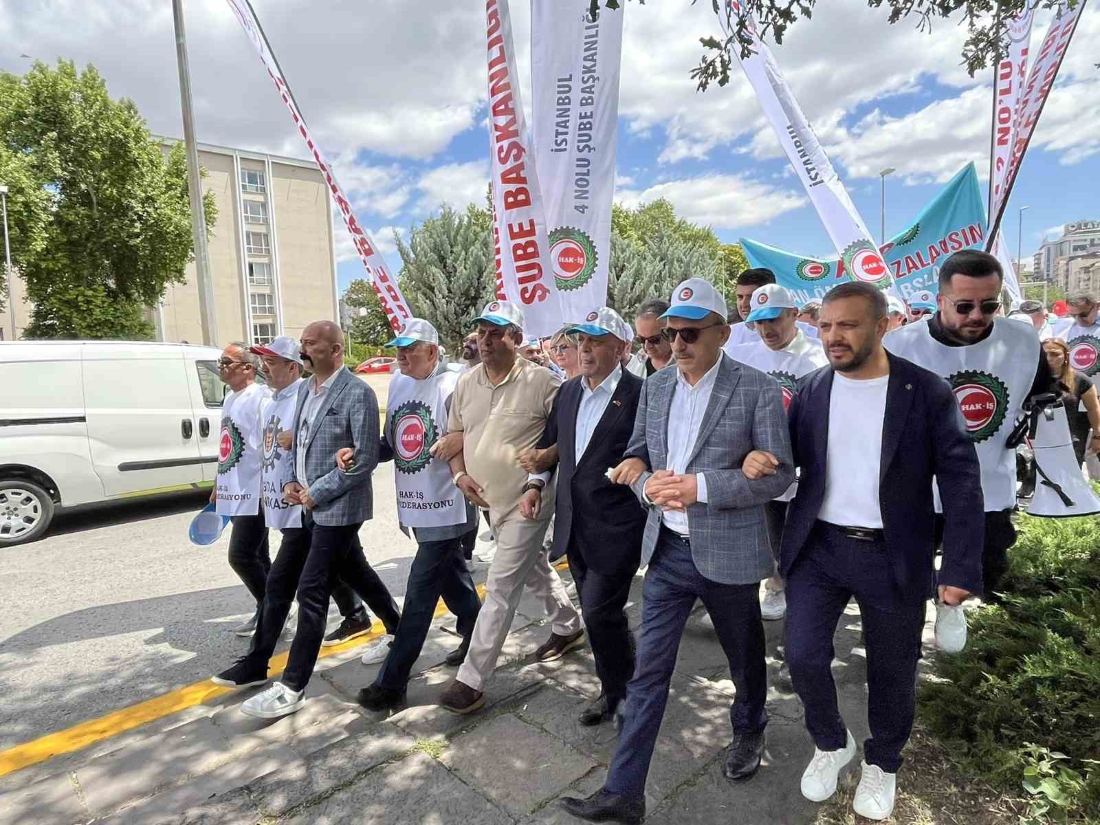 HAK-İŞ’ten yürüyüş ve basın açıklaması