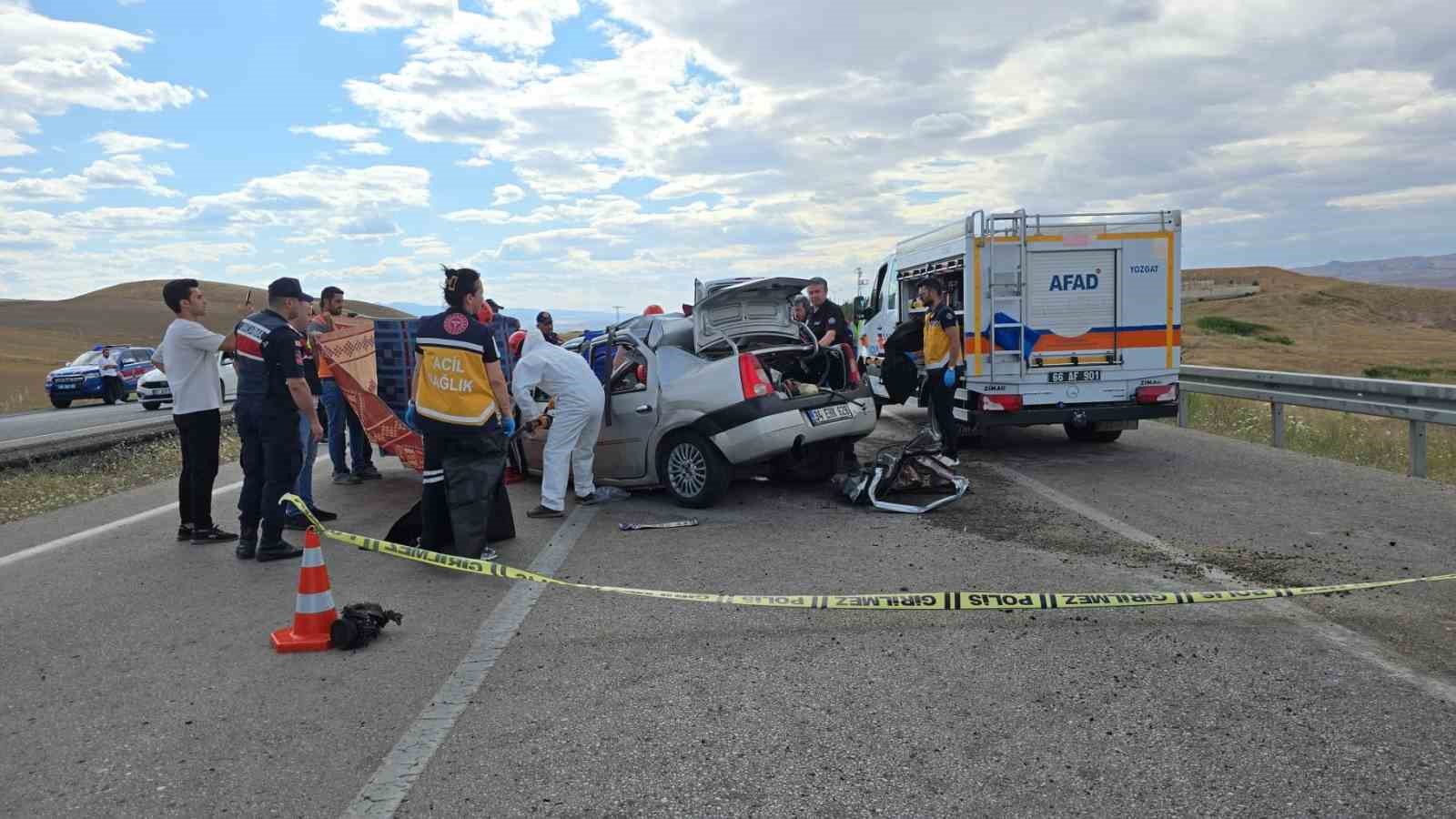 Yozgat’ta kamyonla otomobillin karıştığı kazada 3 kişi öldü 2 kişi yaralandı