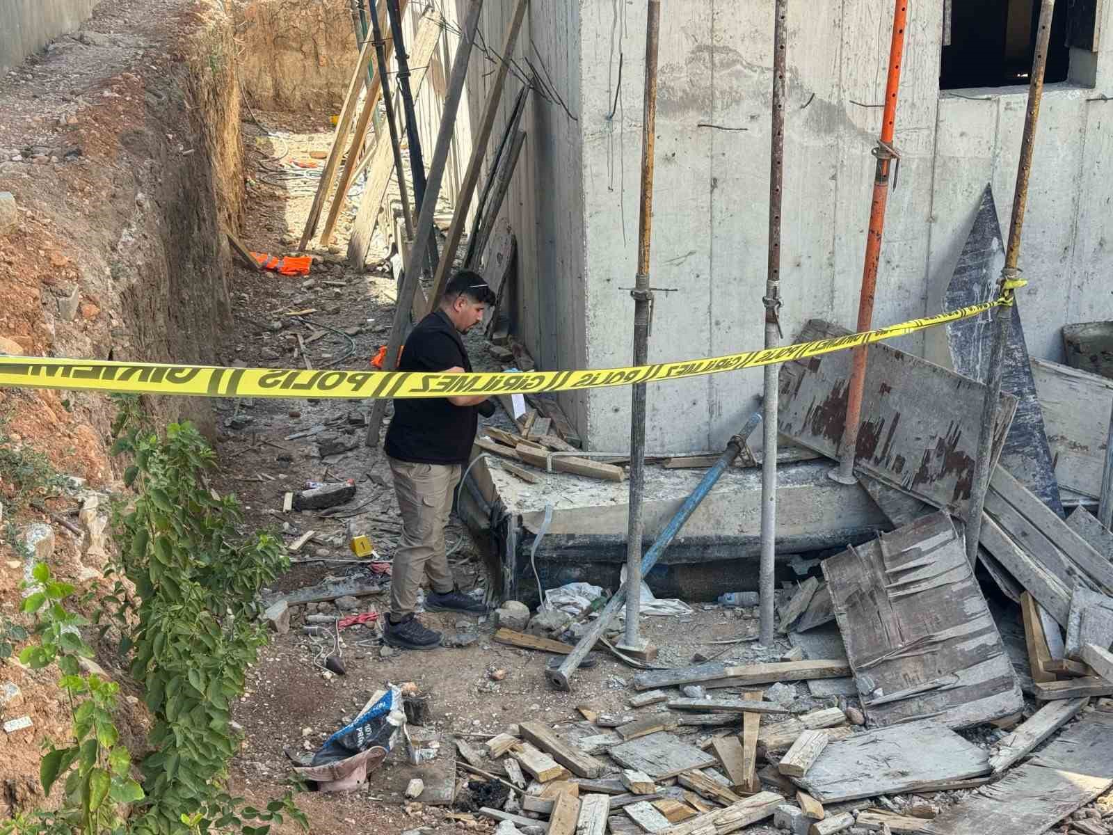 İnşaattan düşen kalıp ustası hayatını kaybetti