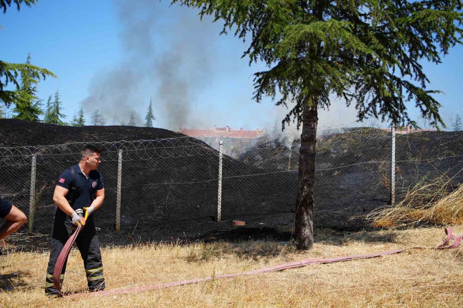 Edirne&rsquo;de &ccedil;ıkan yangın tarihi tabyaya zarar verdi
