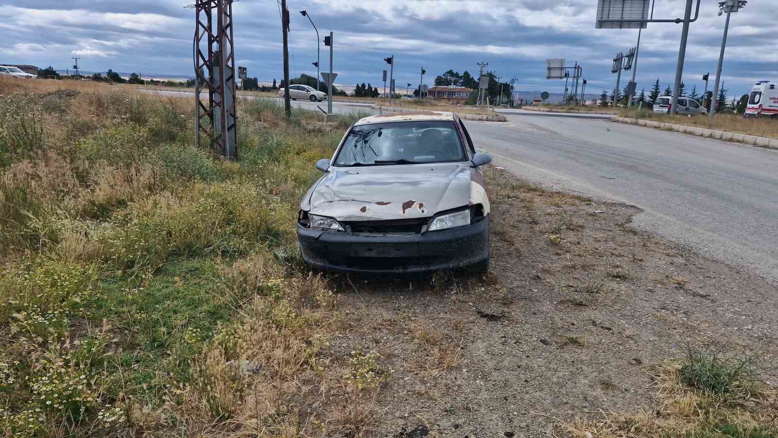 Otomobil ile motosiklet &ccedil;arpıştı: 2 yaralı
