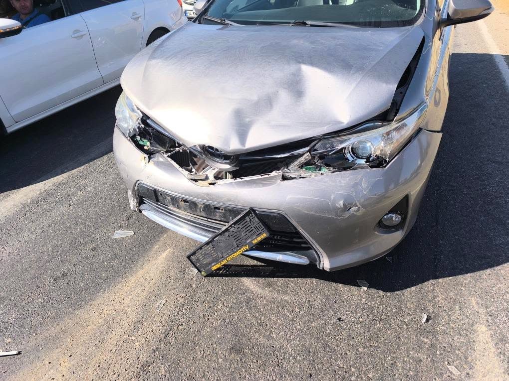 Siirt’te 2 araç çarpıştı