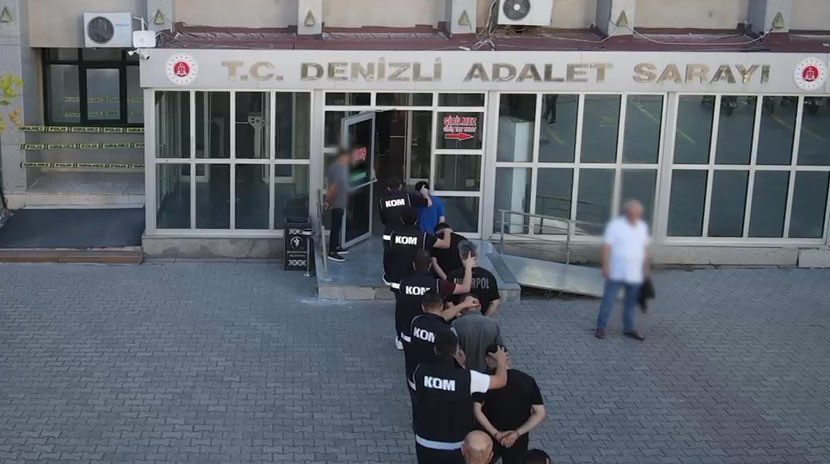8.8 ton sahte alkol ele geçiren polis 18 milyonluk vergi kaybını önledi
