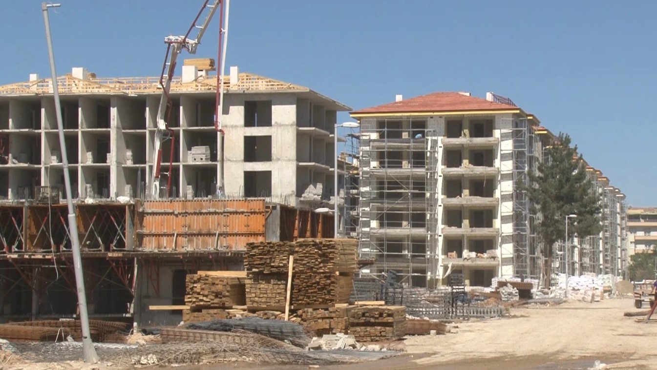 Salk&ouml;pr&uuml; Mahallesi&rsquo;nde yeni konutlar y&uuml;kseliyor
