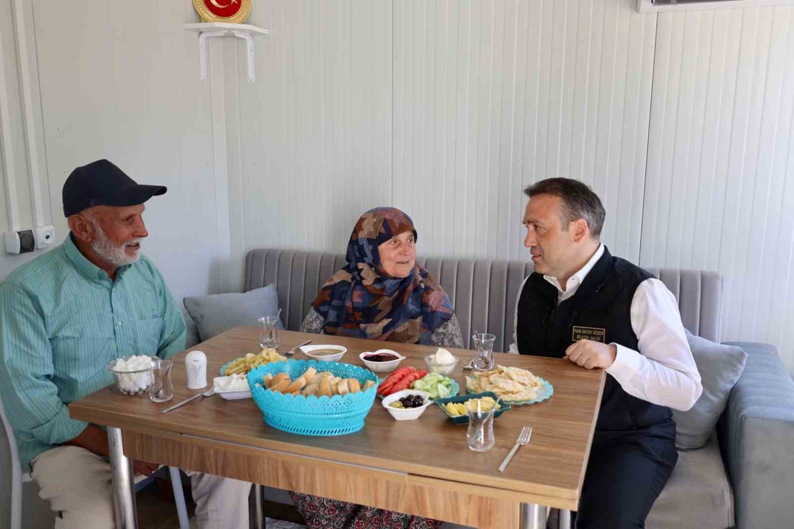 Kaşık&ccedil;ı K&ouml;y&uuml;&rsquo;nde yangın mağdurlarına devlet desteği
