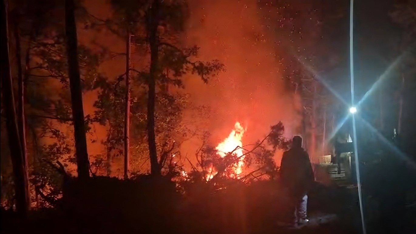 Karacabey Belediyesi’nden Alacaat’taki yangına karşı destek