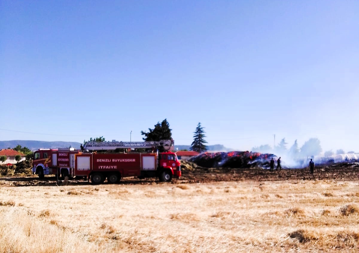 Binlerce paket yem ve ekili arazilerin kül olduğu yangında felaketi çiftçiler önledi