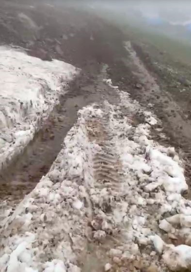 Ardahan’da temmuzda karla mücadele devam ediyor