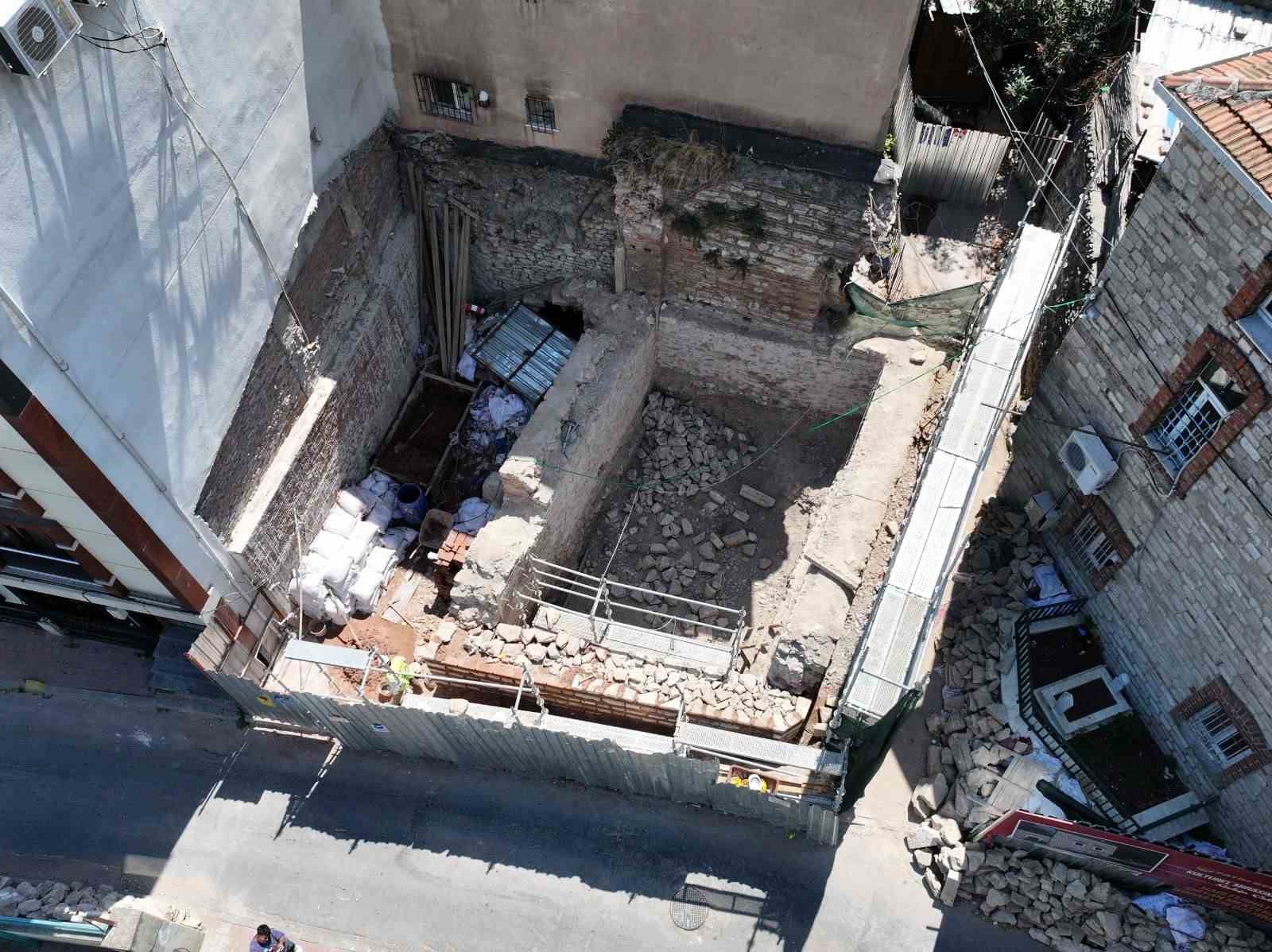 Fatih’te Asırlık Mektep yeniden hayat buldu
