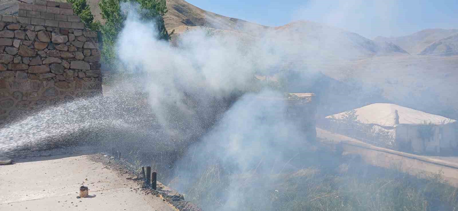 Hakkari’de 2 ayrı yangına müdahale edildi