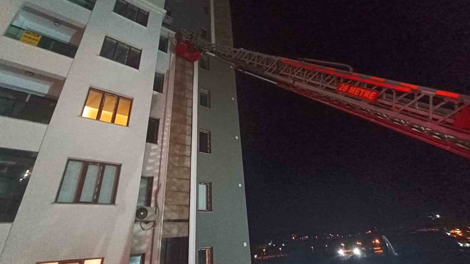 Mardin’de apartman dairesinde çıkan yangın söndürüldü