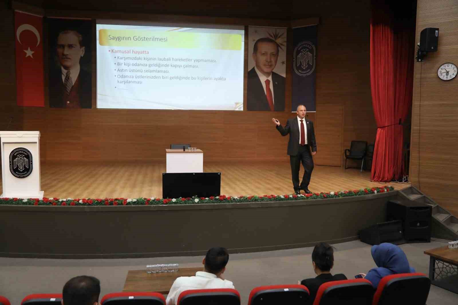 Melikgazi personeline protokol eğitimi
