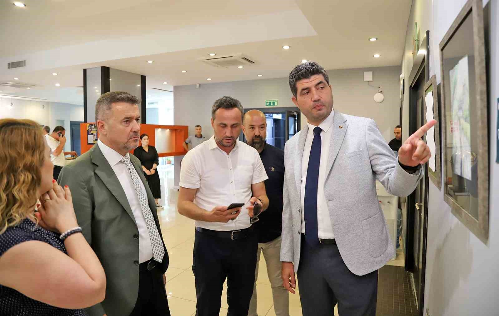 Geri dönüşüm ve sanat el ele verdi: Atıktan Sanata Sergisi açıldı
