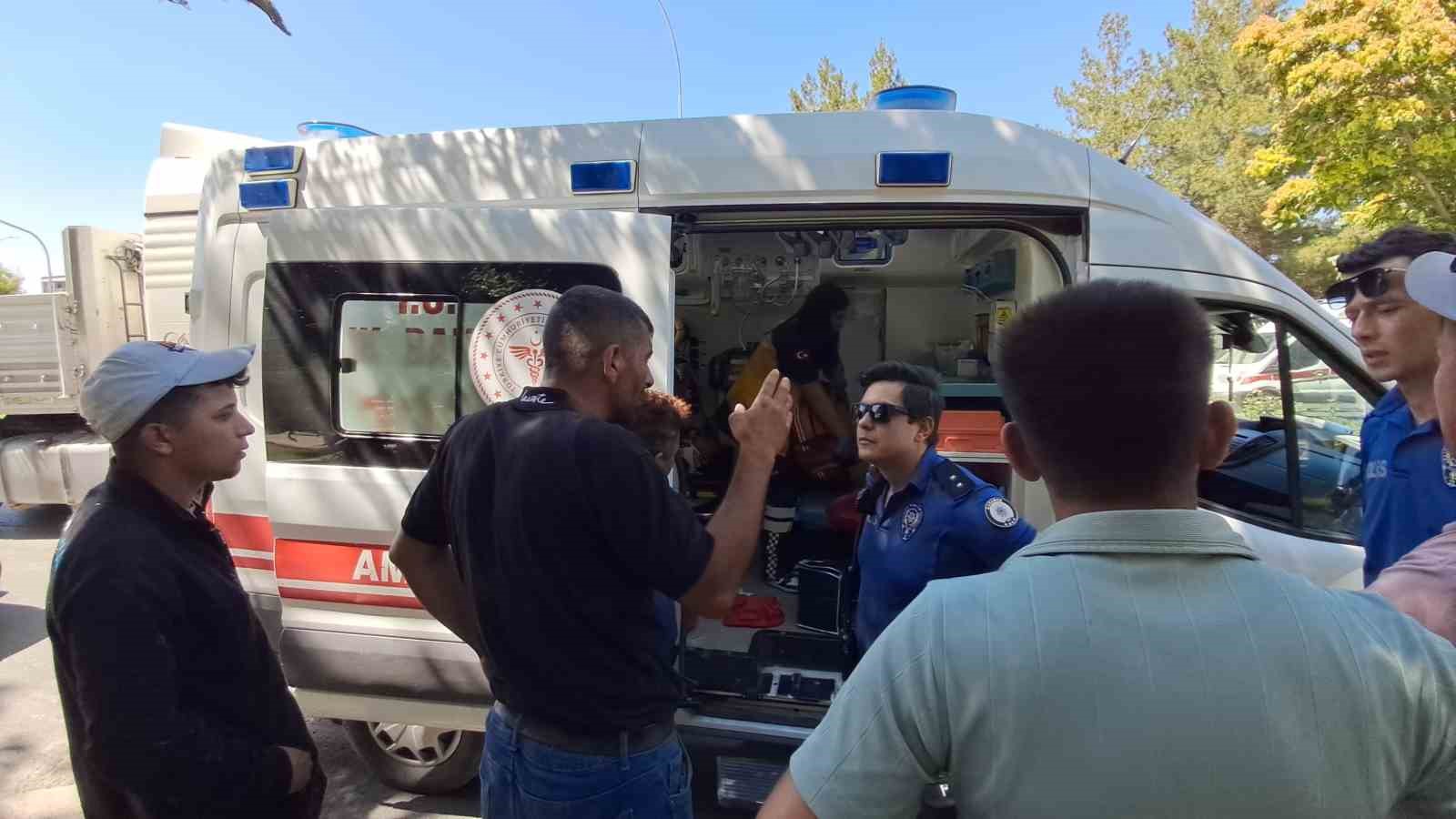 Karaman’da çatıdan düşen çocuk ağır yaralandı