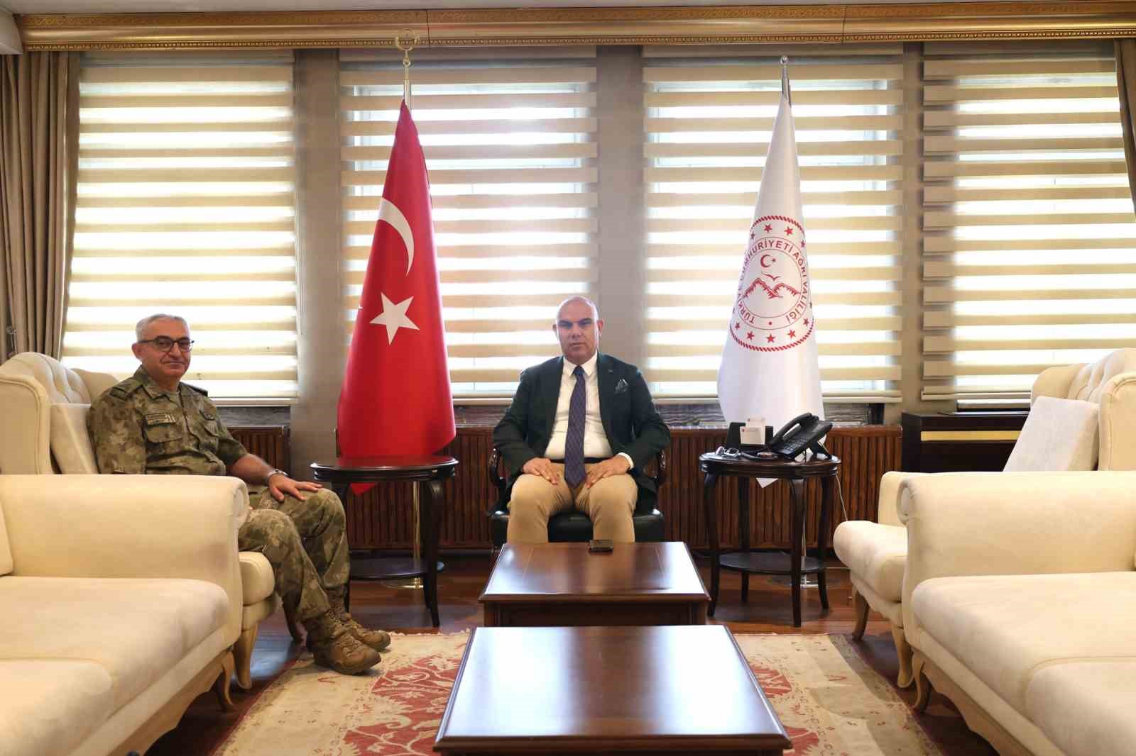 Vali Ko&ccedil;, Ağrı&rsquo;da kurum ziyaretlerinde bulundu
