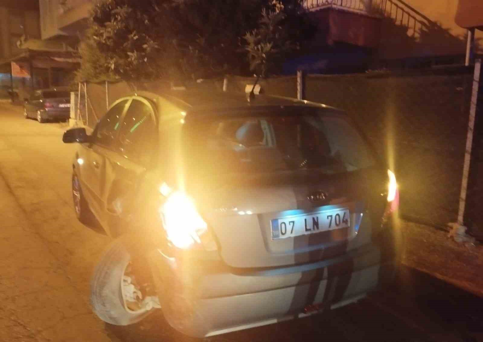 Serik’te otomobiller çarpıştı: 2 yaralı