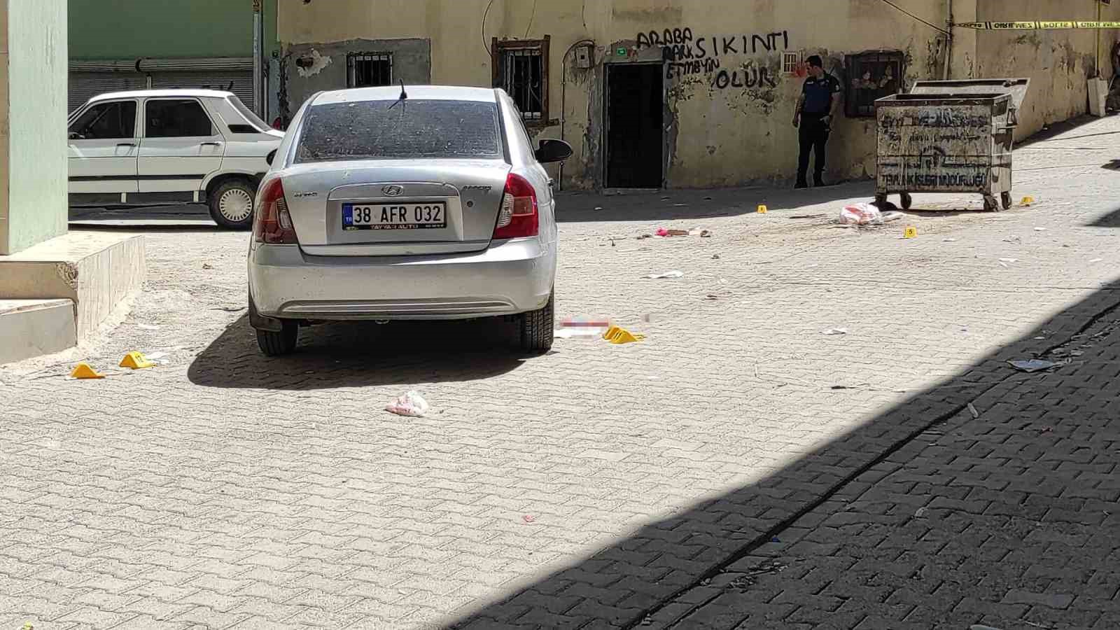 Cuma namazı sonrası kanlı pusu: 2 yaralı
