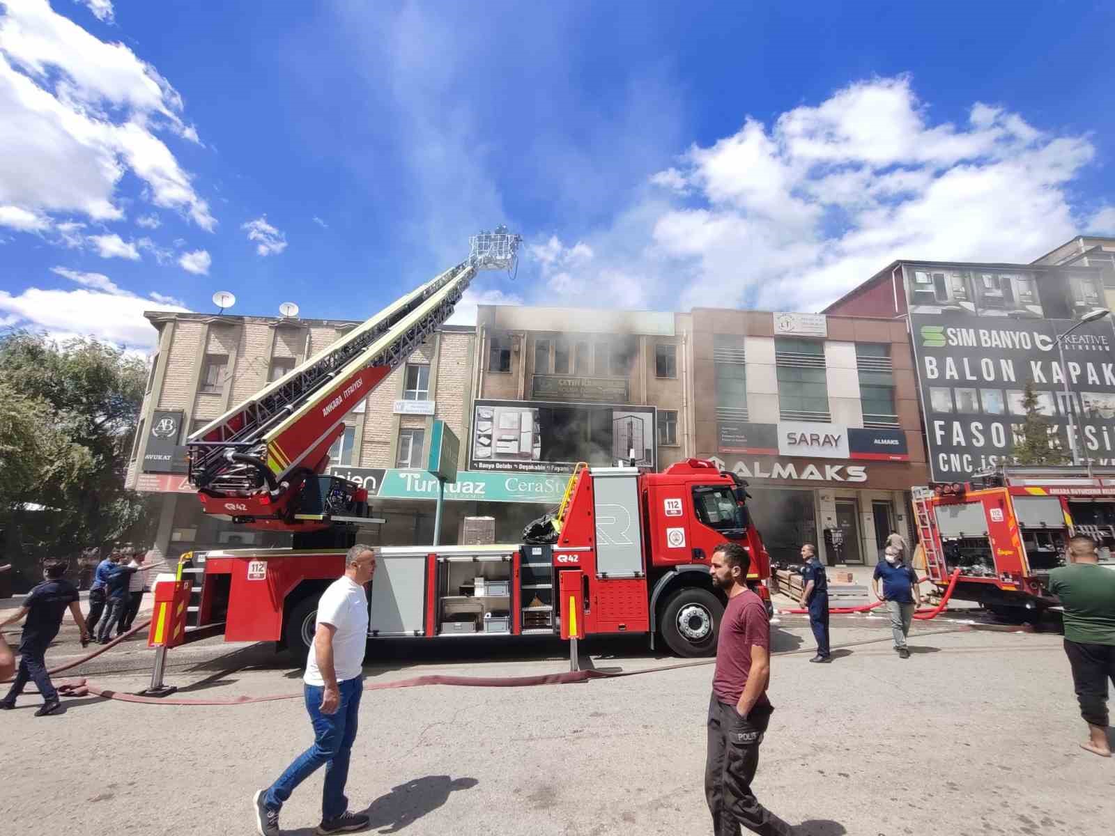 Ankara’da Siteler Sanayi bölgesinde yangın

