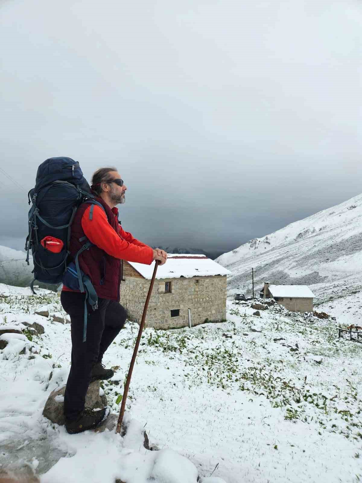 Kaçkar Dağları’ndan turistlere ‘Beyaz sürpriz’
