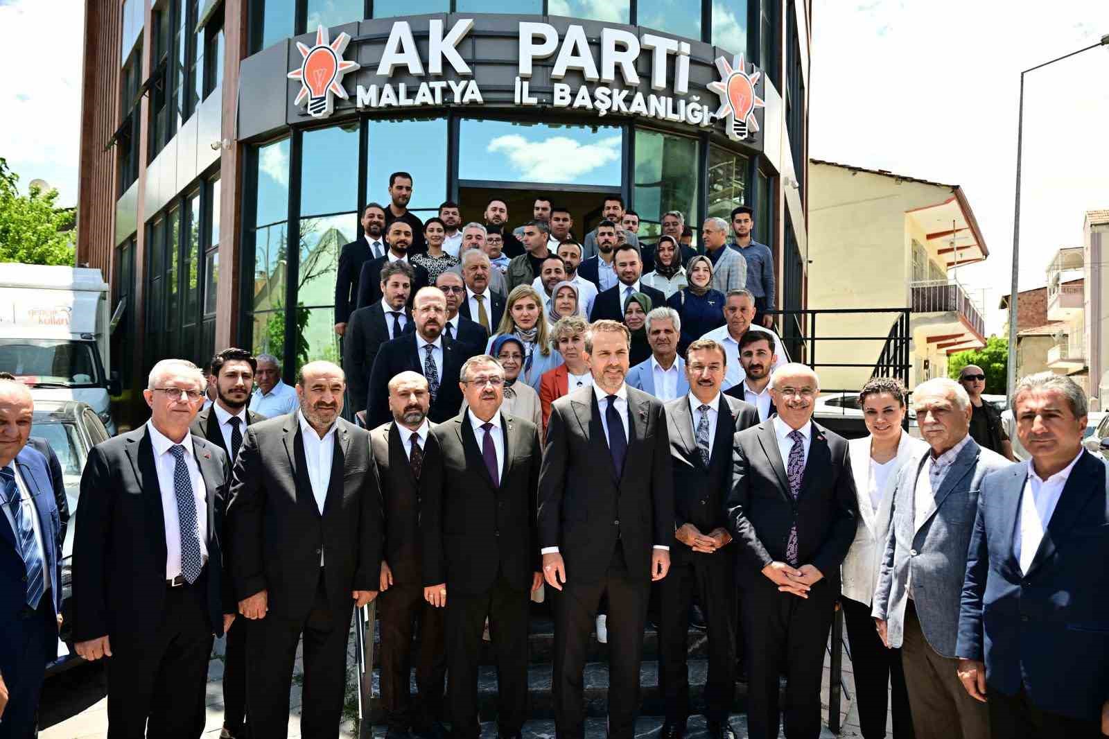 Bakan Bayraktar: "Deprem bölgesinde yeni yerleşim alanlarında doğalgaz altyapısı yılsonuna kadar tamamlanacak"