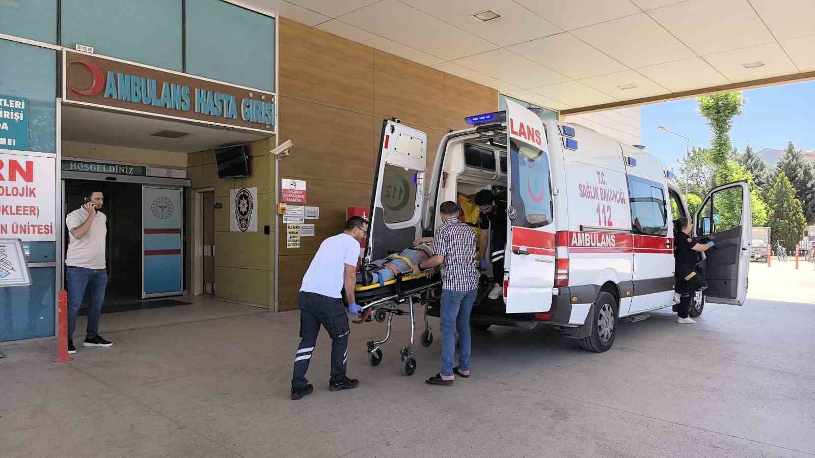 Suntaların altında kalan işçi yaralandı