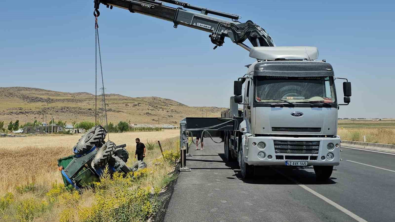 Adilcevaz&rsquo;da trakt&ouml;r şarampole devrildi: 1 yaralı
