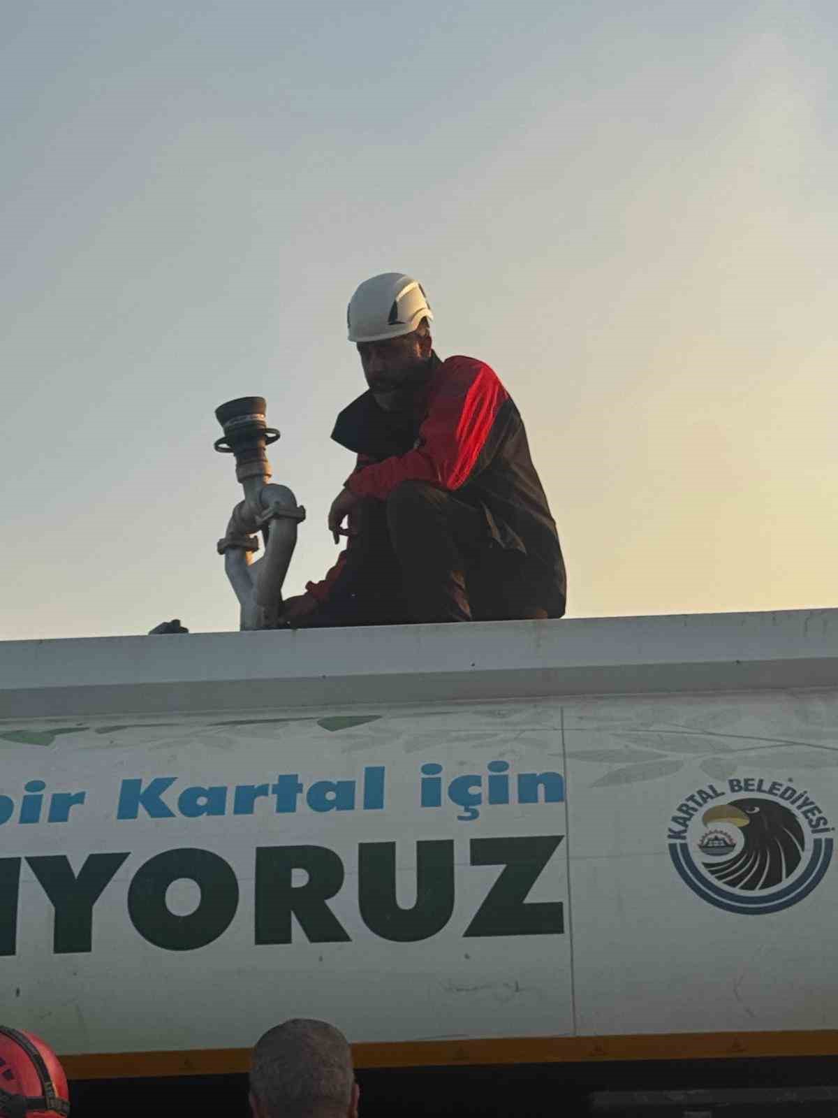 Kartal Belediyesi&rsquo;nden Silivri&rsquo;deki orman yangını m&uuml;dahalelerine destek
