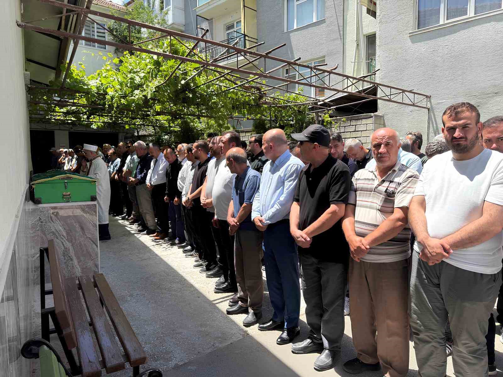 Kelebek hastalığının yanı sıra kanserle de mücadele eden Elif kurtarılamadı