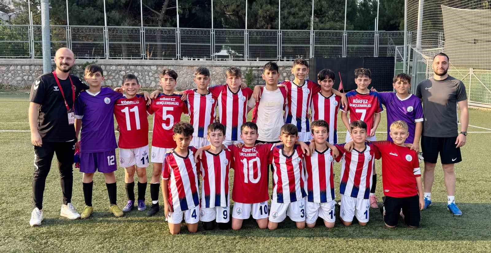 Körfez Gençlerbirliği, U12 F Grubu şampiyonu oldu
