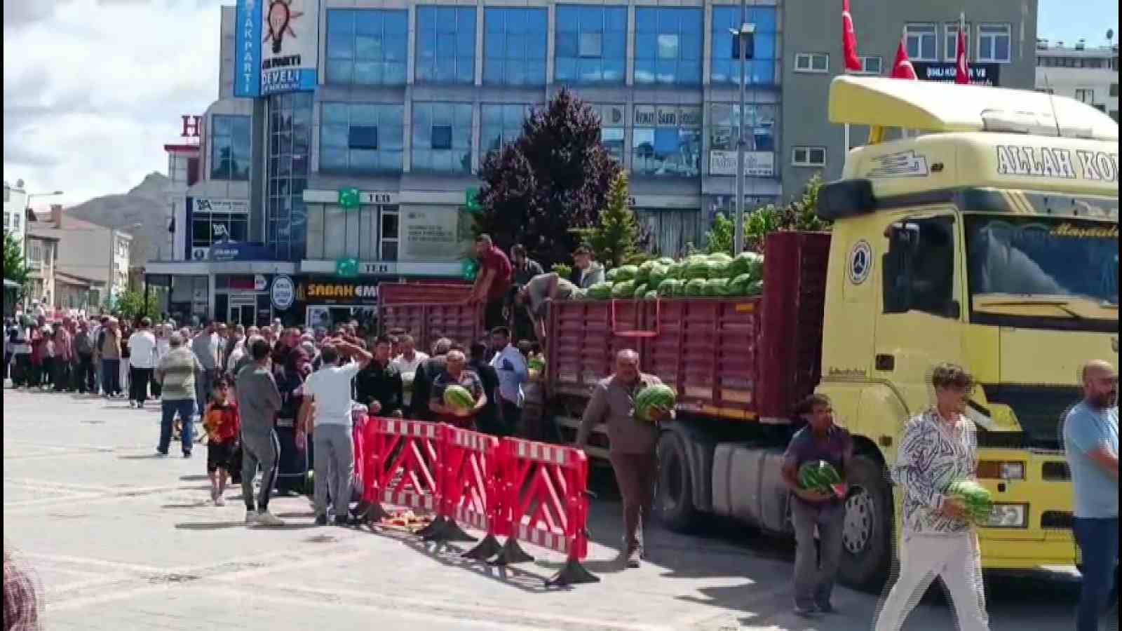 Bu da &uuml;cretsiz karpuz kuyruğu
