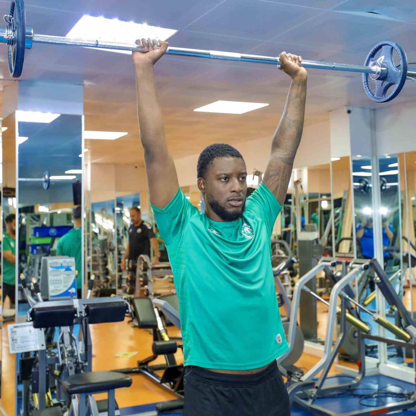 Konyaspor salonda &ccedil;alıştı
