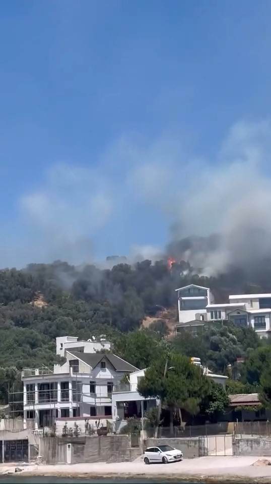 Alevler sahilden görüldü