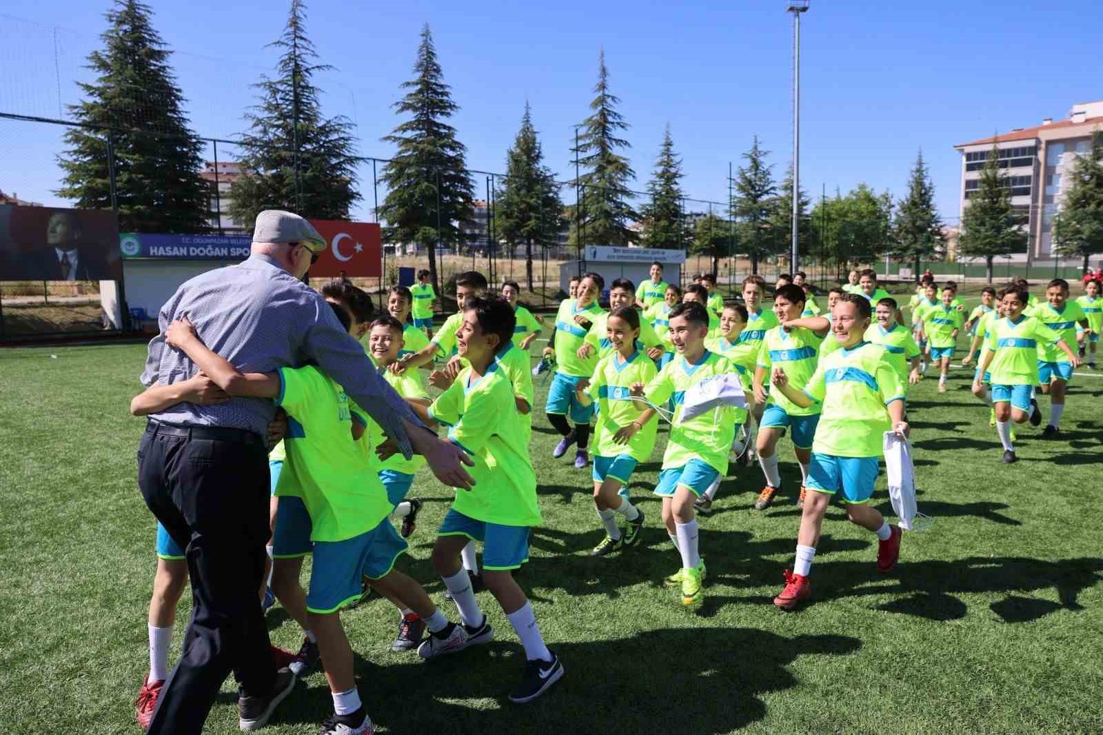 Odunpazarı Yaz Spor Okulları i&ccedil;in coşkulu a&ccedil;ılış t&ouml;reni
