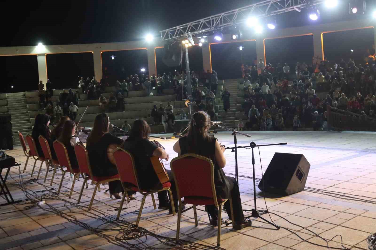 Yaz etkinliklerinde, Nağme-i Harput kadın musiki topluluğu sahne aldı
